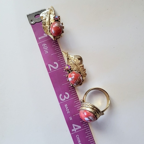 VINTAGE DINOSAUR EGG ORANGE & WHITE MARBLED DEMI-PARURE SET - Picture 11 of 12